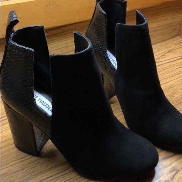 Steve Madden Black Nayna Booties 